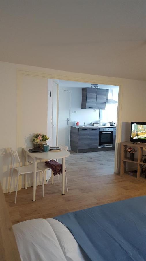 Studios Tout Equipes Cosne-sur-Loire Exterior foto